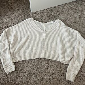 Loose fit cream cropped sweater